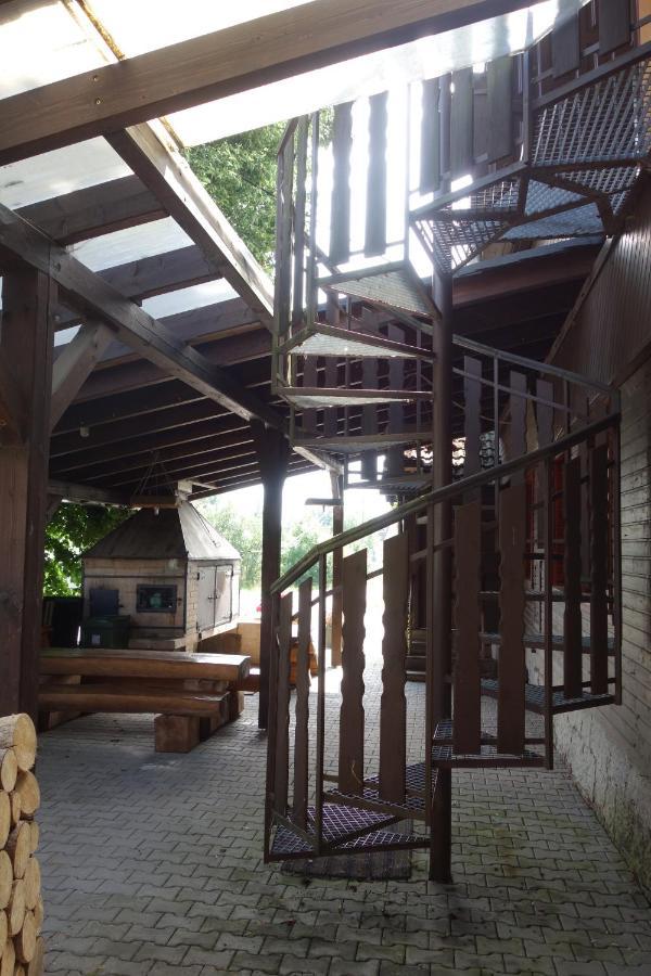 Pod Lipou Hotel Dolni Brusnice Bagian luar foto