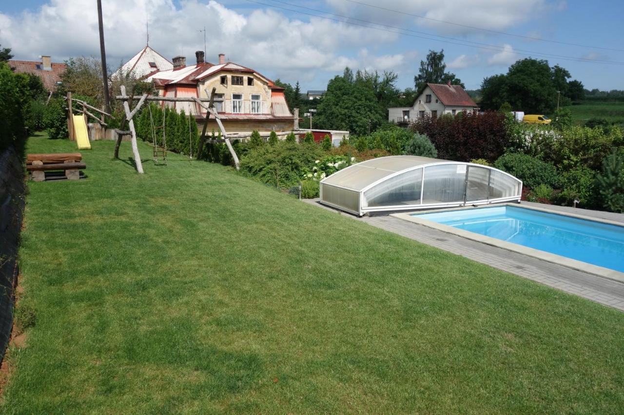 Pod Lipou Hotel Dolni Brusnice Bagian luar foto
