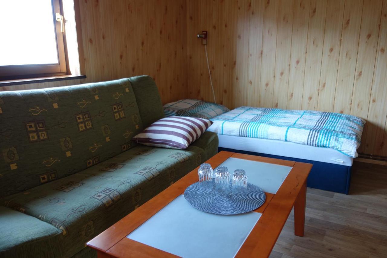 Pod Lipou Hotel Dolni Brusnice Bagian luar foto