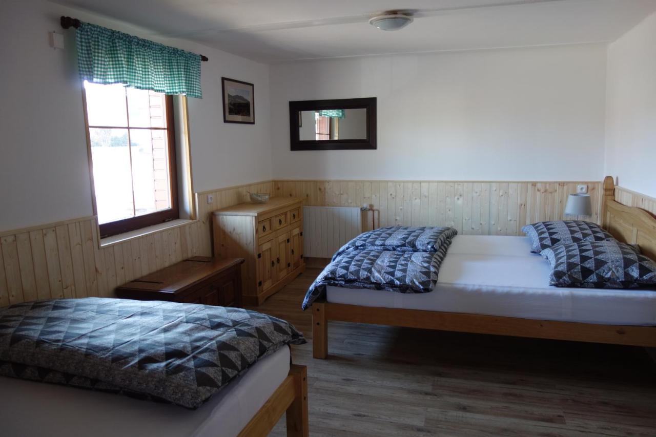 Pod Lipou Hotel Dolni Brusnice Bagian luar foto