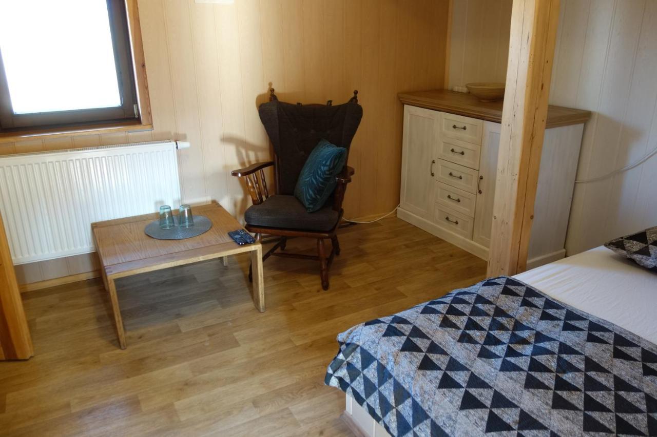 Pod Lipou Hotel Dolni Brusnice Bagian luar foto