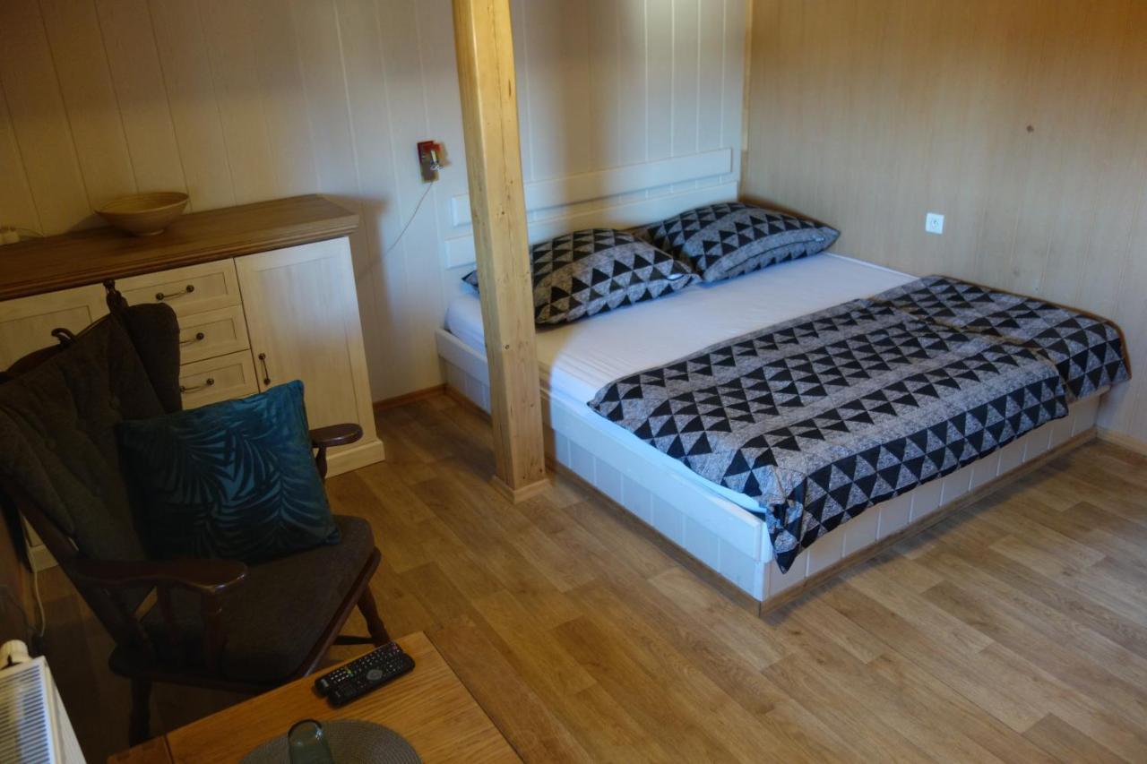 Pod Lipou Hotel Dolni Brusnice Bagian luar foto