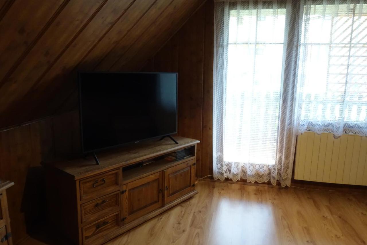 Pod Lipou Hotel Dolni Brusnice Bagian luar foto