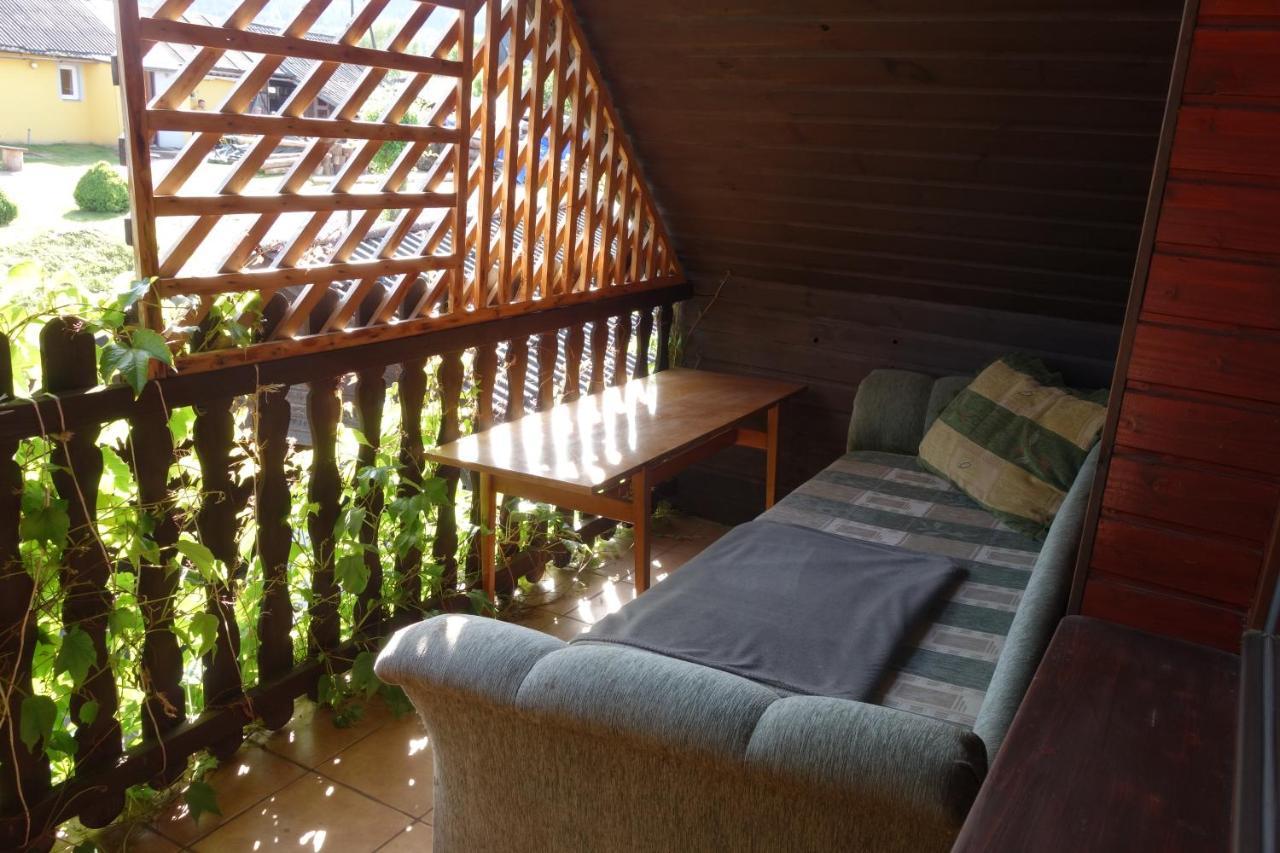 Pod Lipou Hotel Dolni Brusnice Bagian luar foto