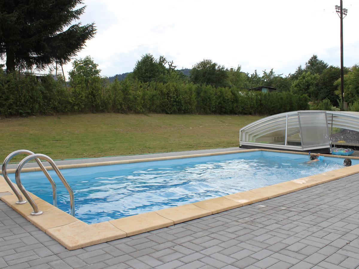 Pod Lipou Hotel Dolni Brusnice Bagian luar foto