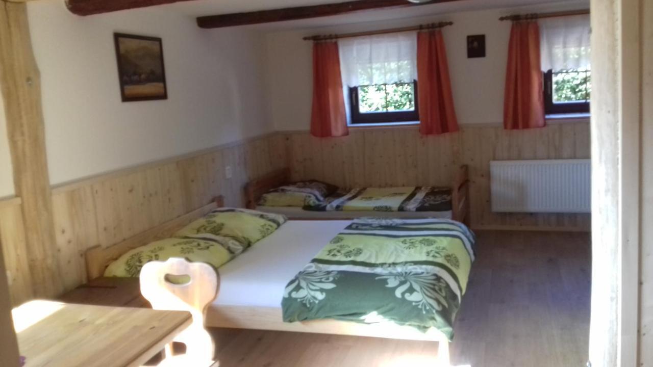 Pod Lipou Hotel Dolni Brusnice Bagian luar foto